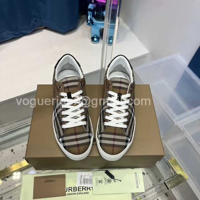 Burberry slides v1 Burberry slides v1