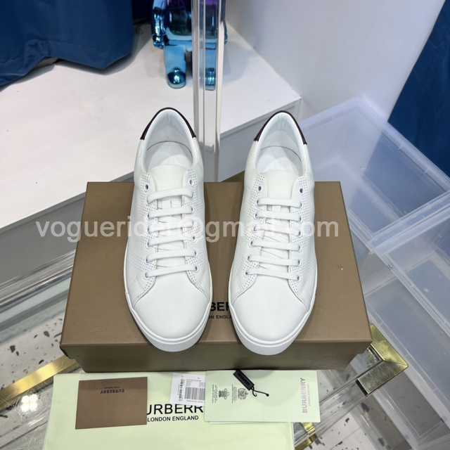 Burberry slides v1 Burberry slides v1