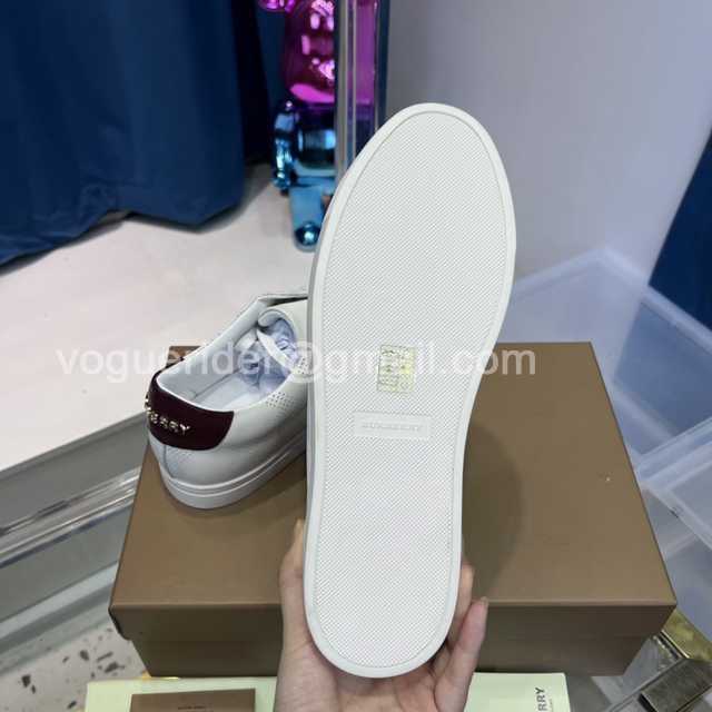 Burberry slides v1 Burberry slides v1