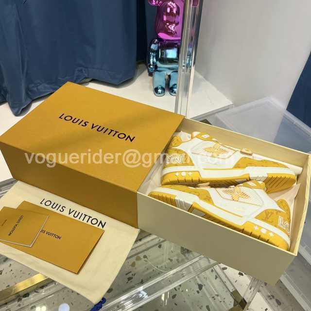 Louis Vuitton 22 runway