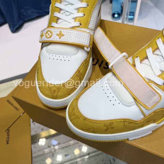 Louis Vuitton 22 runway