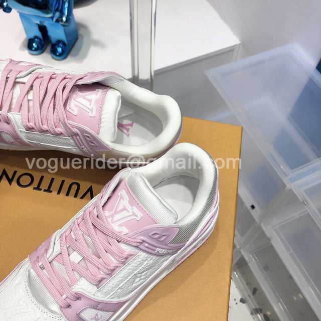 Louis Vuitton 22 runway