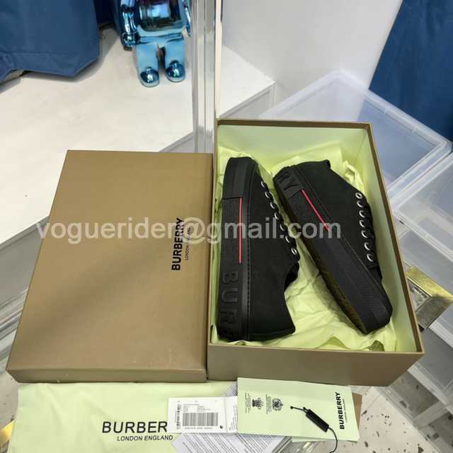 Burberry Men slides Burberry Men slides