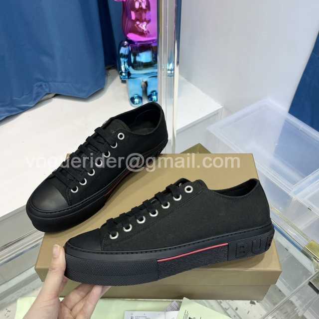 Burberry Men slides Burberry Men slides