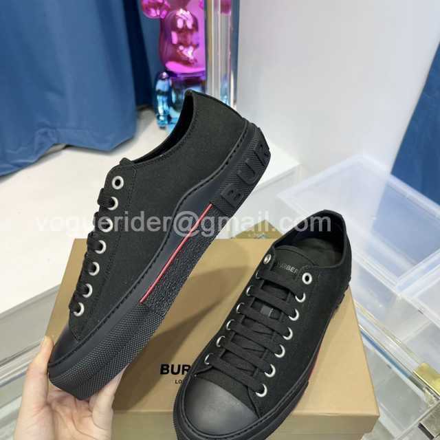 Burberry Men slides Burberry Men slides