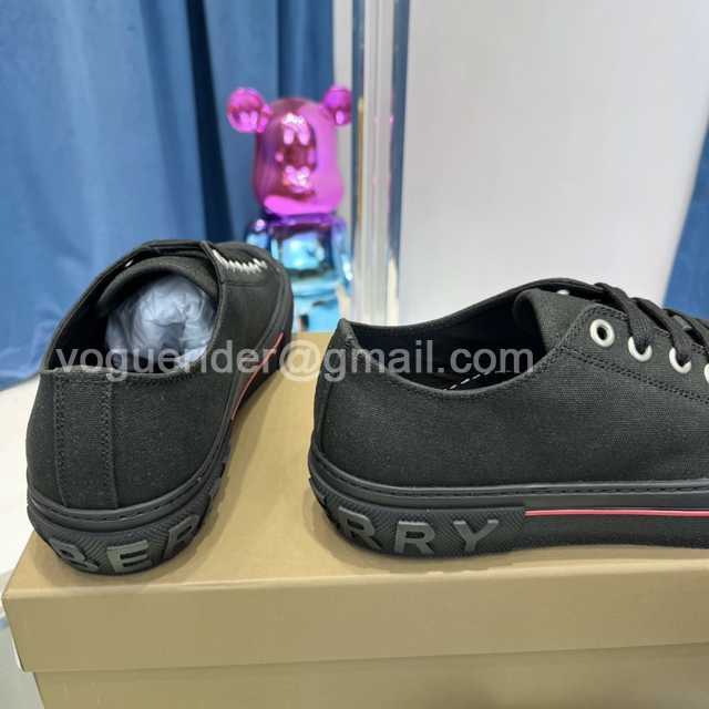 Burberry Men slides Burberry Men slides