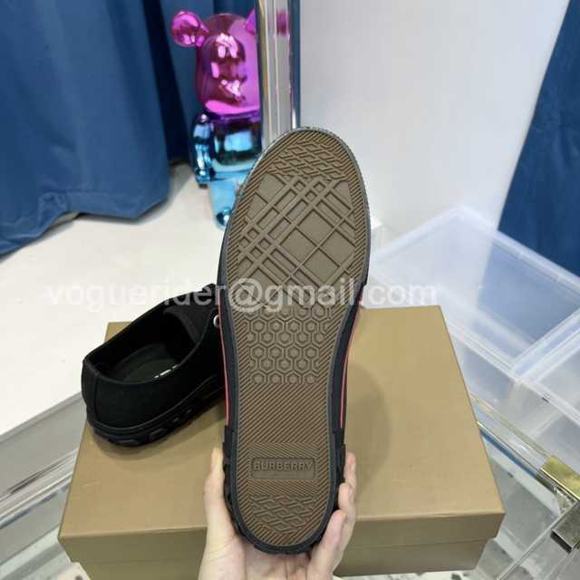 Burberry Men slides Burberry Men slides