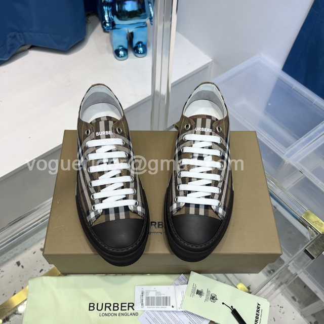 Burberry Men slides Burberry Men slides