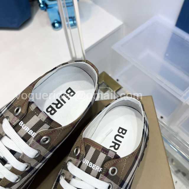 Burberry Men slides Burberry Men slides