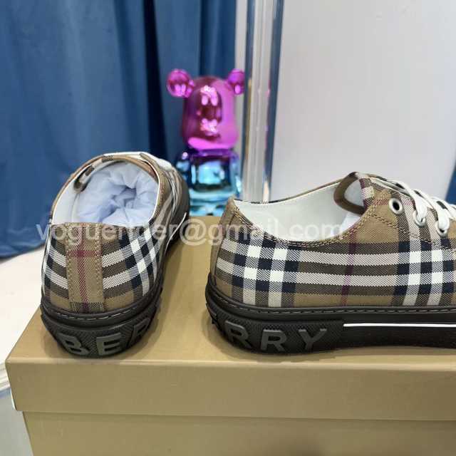 Burberry Men slides Burberry Men slides