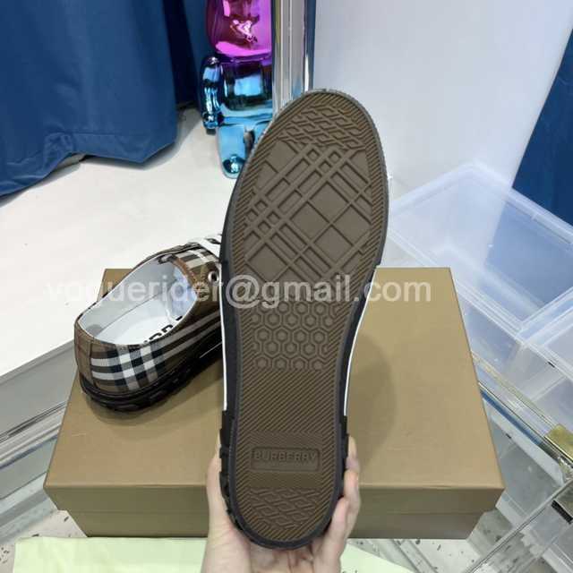 Burberry Men slides Burberry Men slides