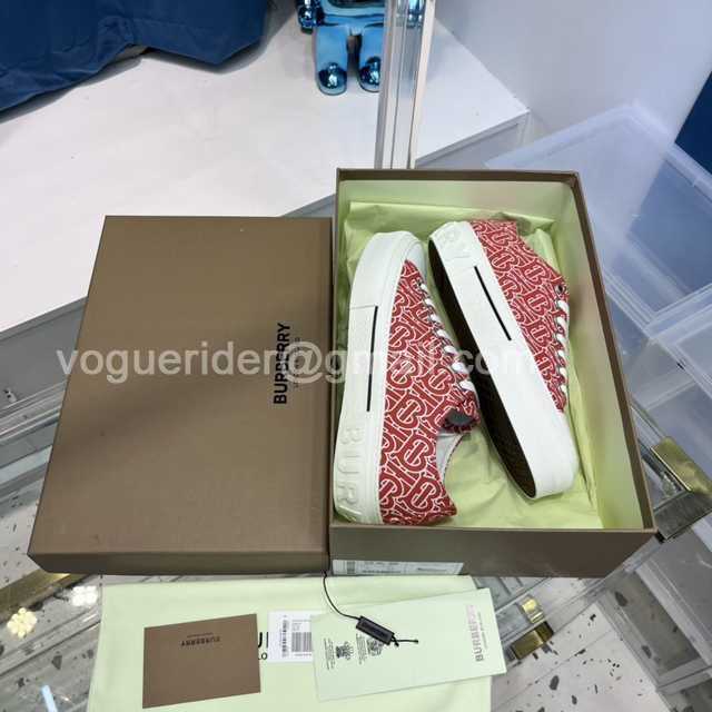 Burberry Men slides Burberry Men slides