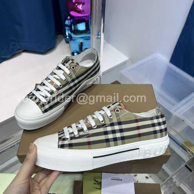 Burberry Men slides Burberry Men slides