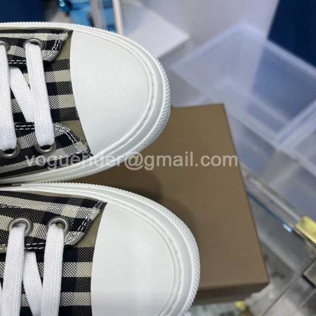Burberry Men slides Burberry Men slides