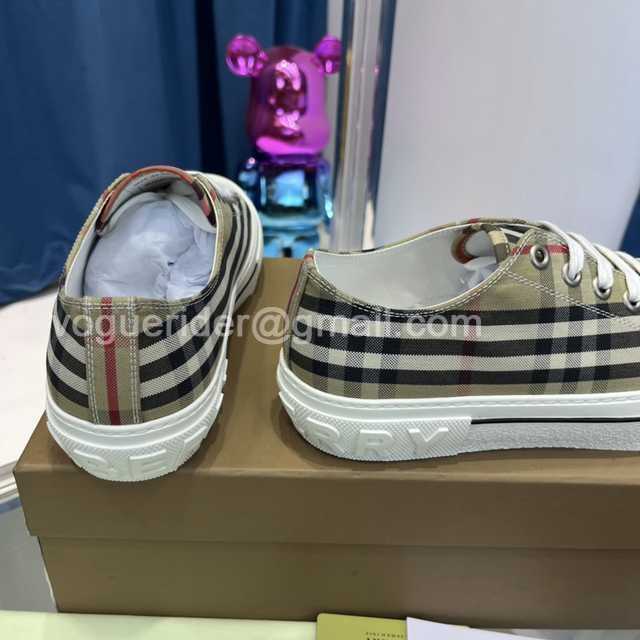 Burberry Men slides Burberry Men slides