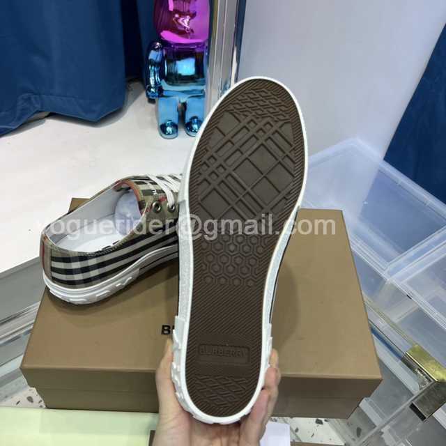 Burberry Men slides Burberry Men slides