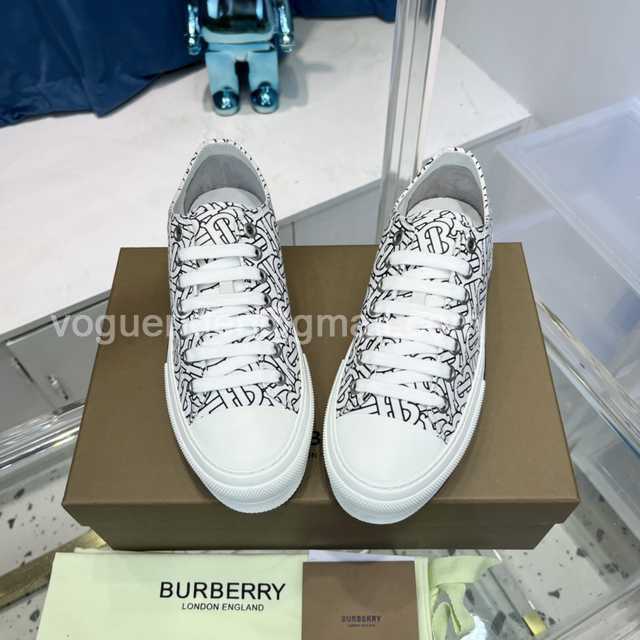 Burberry Men slides Burberry Men slides