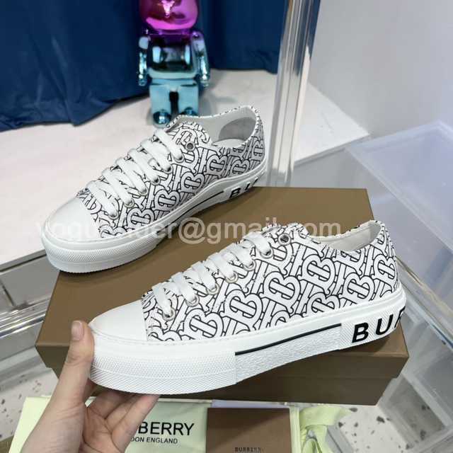 Burberry Men slides Burberry Men slides