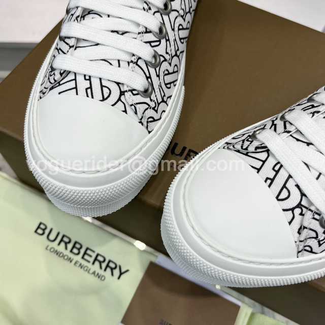 Burberry Men slides Burberry Men slides