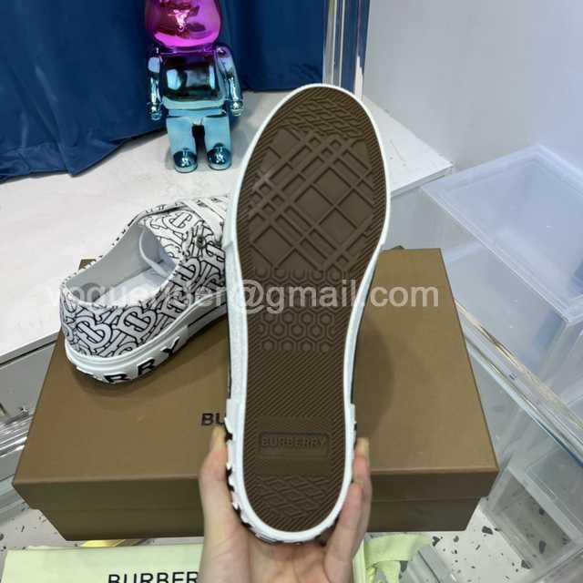 Burberry Men slides Burberry Men slides