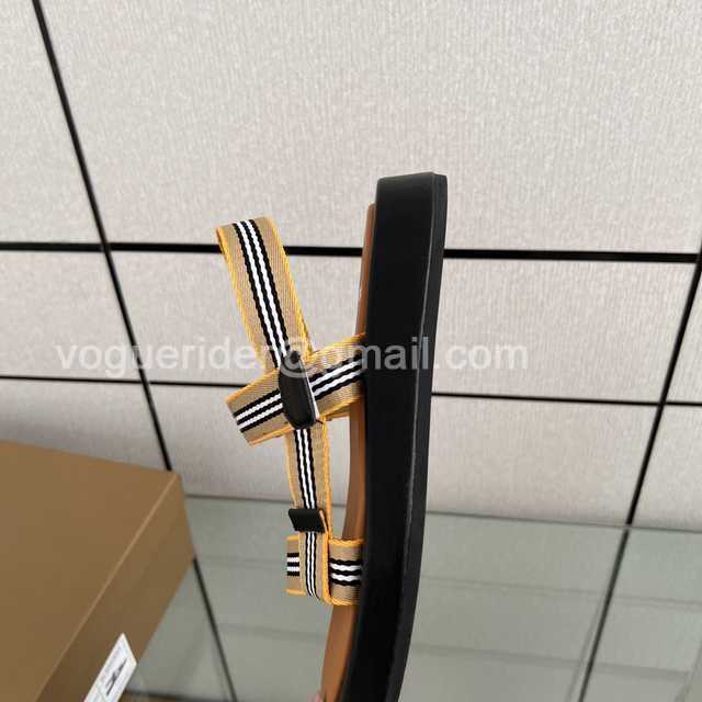 Burberry 2022 strap