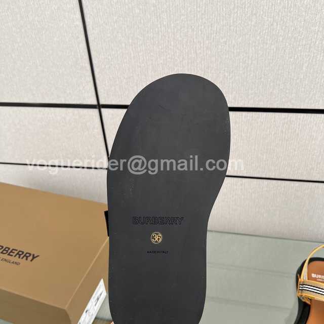 Burberry 2022 strap