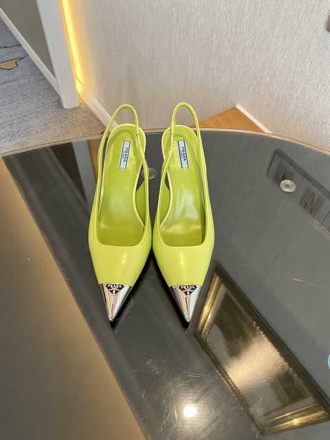 Prada 22ss runway