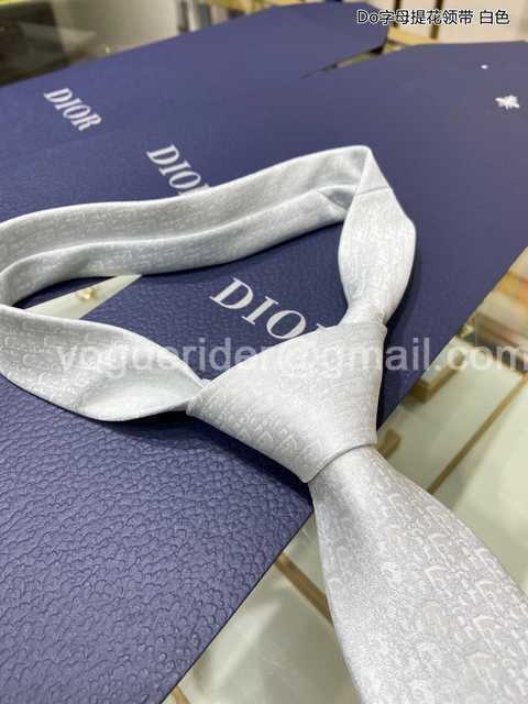TE10008 Dior