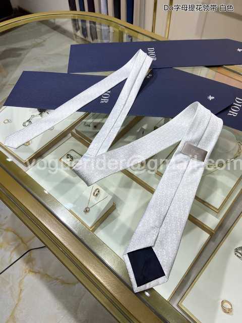 TE10008 Dior
