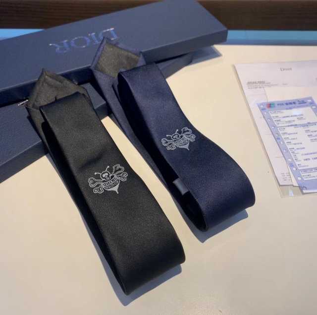 TE10040 Dior