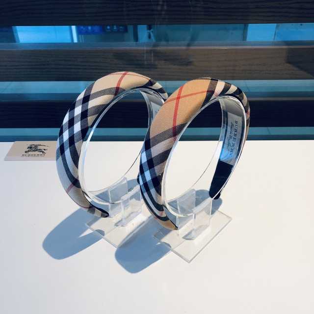HH10033 Burberry
