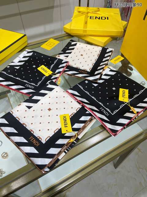 AR10008 Fendi