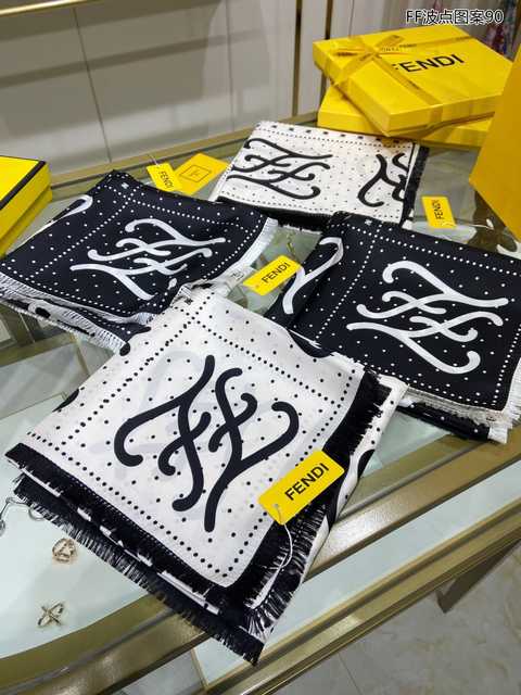 AR10017 Fendi