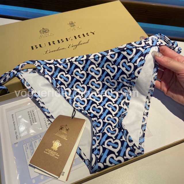 WE10027 Burberry WE10027 Burberry