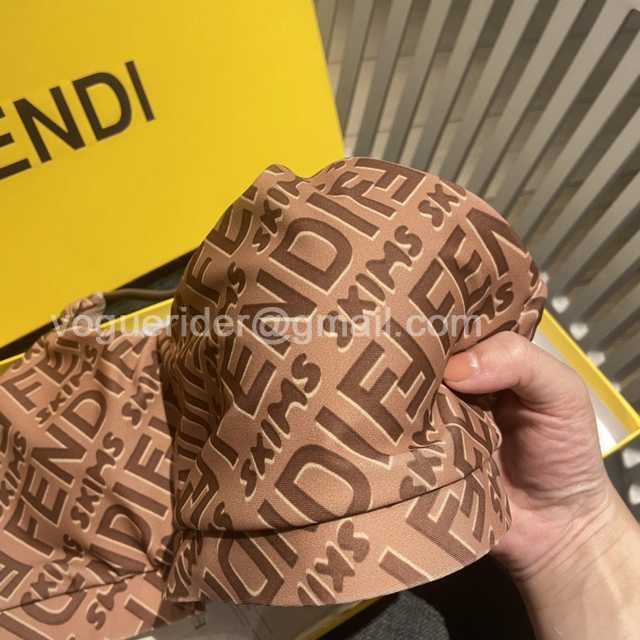 WE10033 Fendi WE10033 Fendi