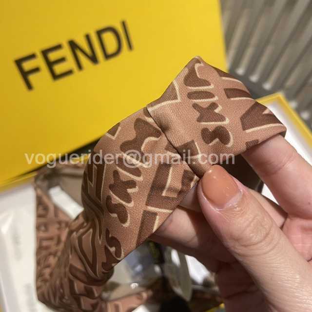 WE10033 Fendi WE10033 Fendi