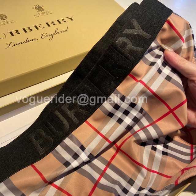 WE10045 Burberry WE10045 Burberry