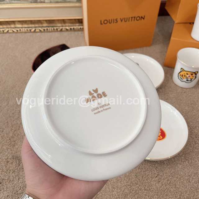 DE10002 LV x Nigo dishes