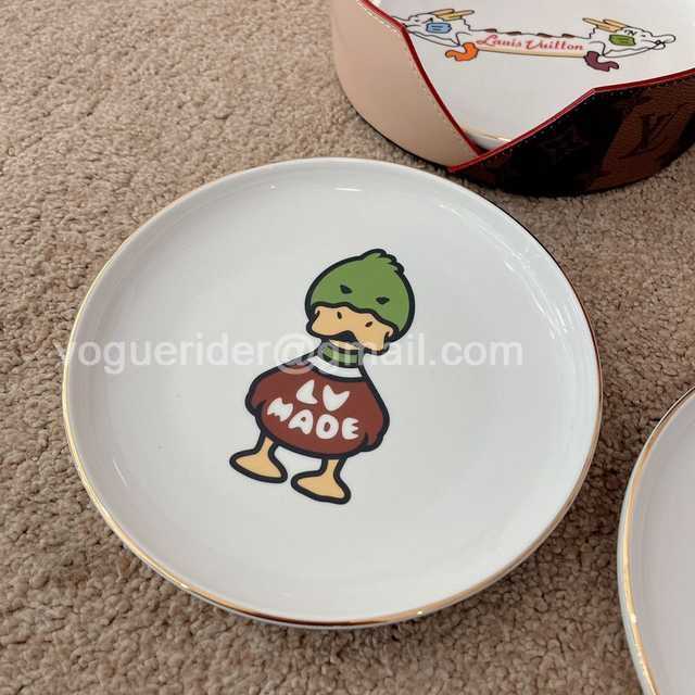 DE10002 LV x Nigo dishes