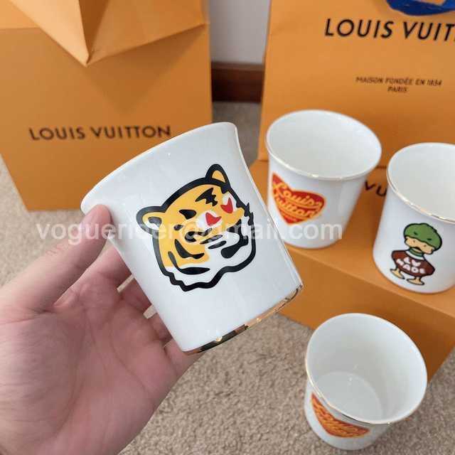 DE10002 LV x Nigo dishes