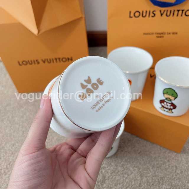 DE10002 LV x Nigo dishes