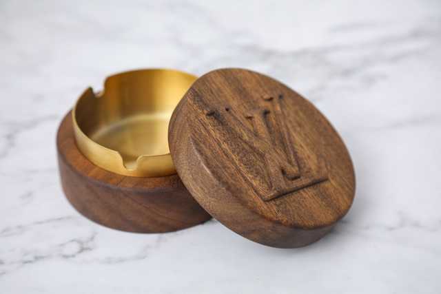 DE10004 LV ashtray