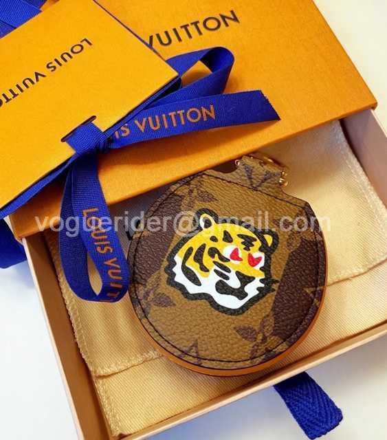 DE10007 LV Earphone Bag