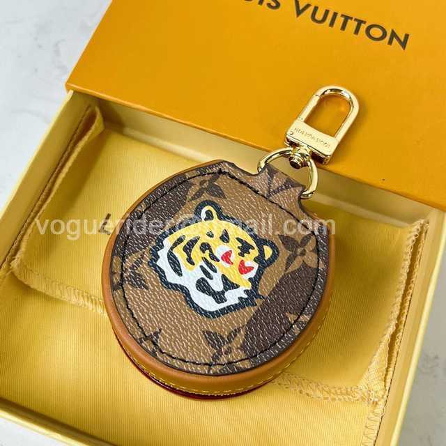 DE10007 LV Earphone Bag