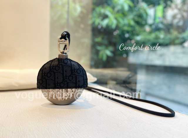 DE10010 Dior Small wine pot