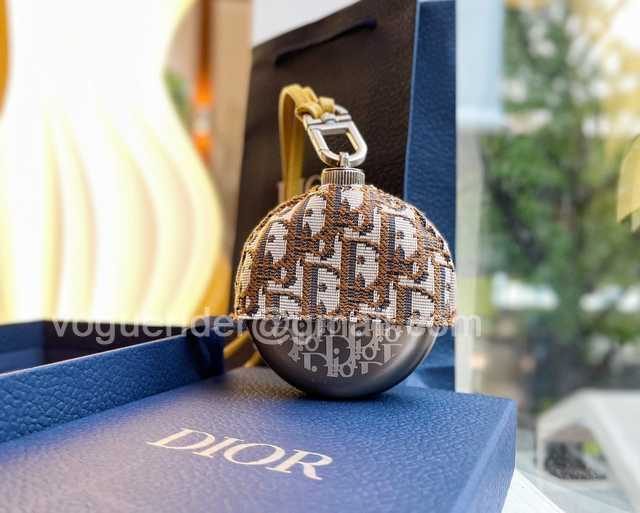 DE10010 Dior Small wine pot