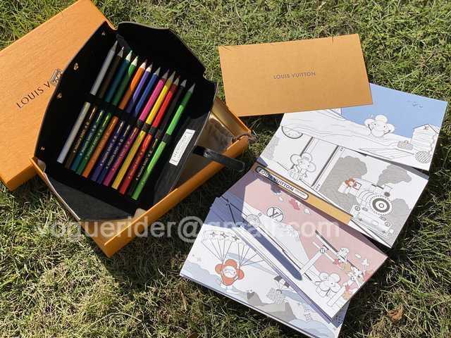 DE10011 LV color pencils suit
