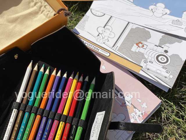 DE10011 LV color pencils suit