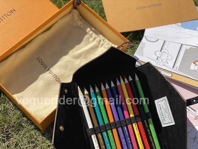 DE10011 LV color pencils suit