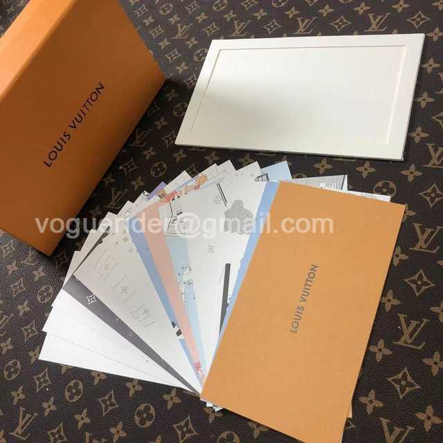 DE10011 LV color pencils suit